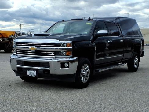 Used 2019 Chevrolet Silverado 2500 LTZ w/ Duramax Plus Package image 2