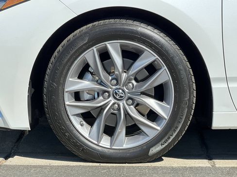 Used 2019 Toyota Avalon XLE w/ Moonroof Package FWD image 23