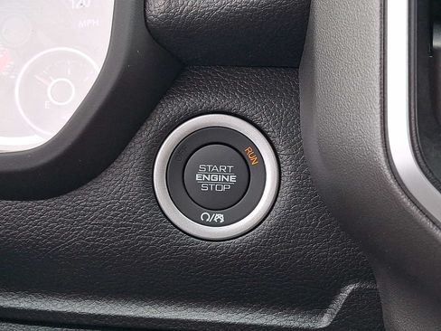 New 2026 RAM 1500 Express AWD/4WD image 16