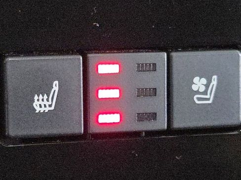 Used 2019 Toyota Avalon Touring image 35