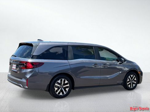 Used 2026 Honda Odyssey EX-L image 5