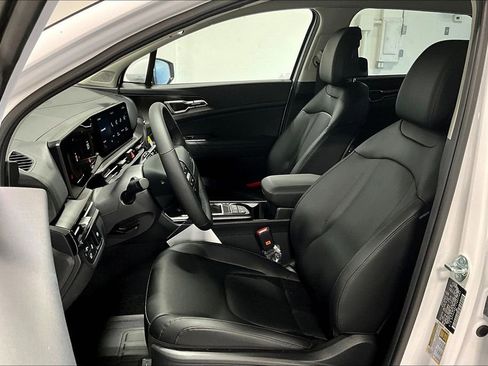 Used 2026 Kia Sportage EX FWD image 12