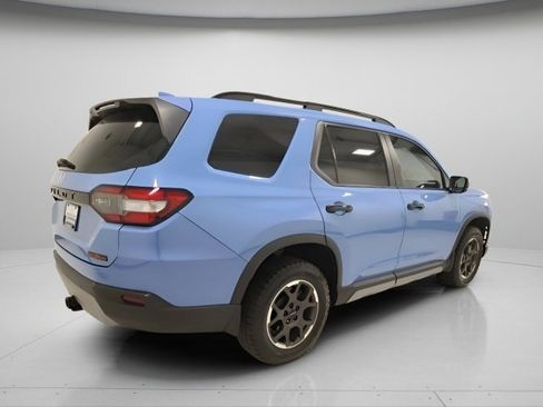 Used 2024 Honda Pilot TrailSport image 11