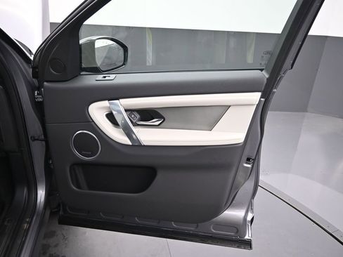 New 2026 Land Rover Discovery Sport Landmark AWD/4WD image 4