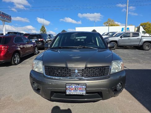 Used 2010 Mitsubishi Endeavor SE image 4