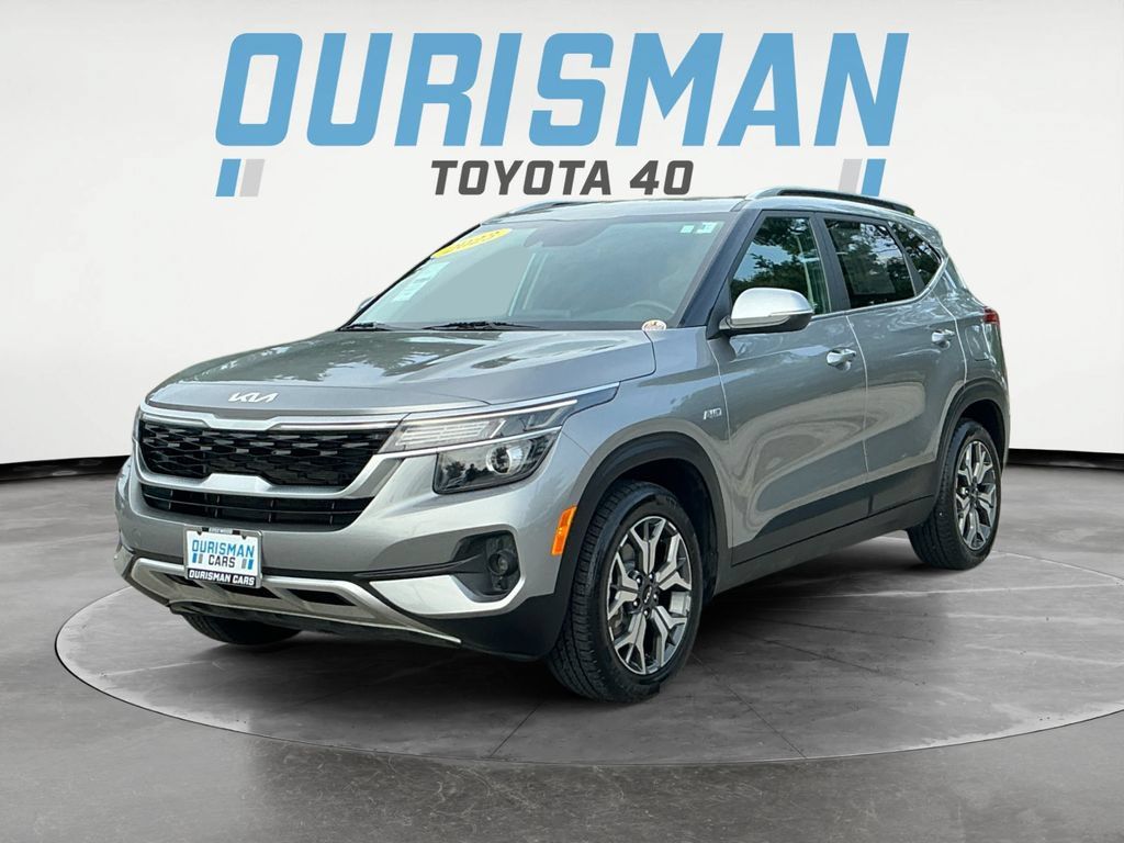Used 2023 Kia Seltos EX AWD/4WD image 3