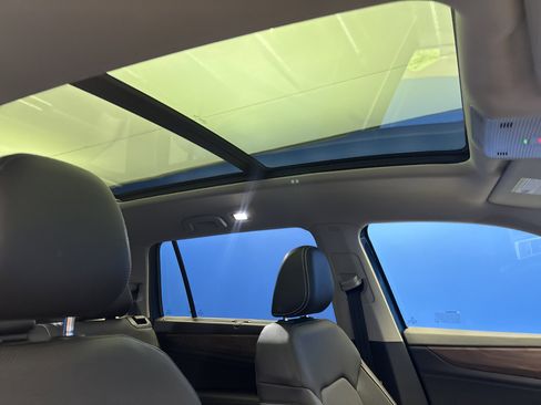 Certified 2025 Volkswagen Atlas SE w/ Panoramic Sunroof Package image 23