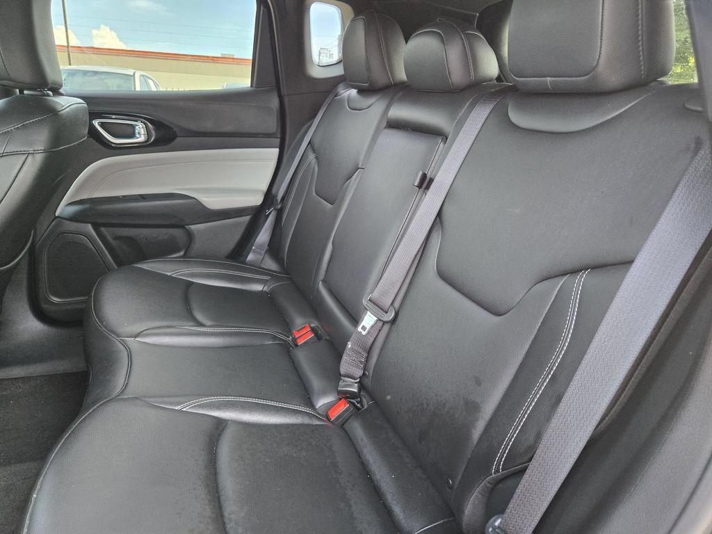 Used 2025 Jeep Compass Limited AWD/4WD image 28