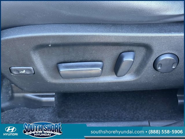 Used 2016 Toyota Highlander XLE AWD/4WD image 21