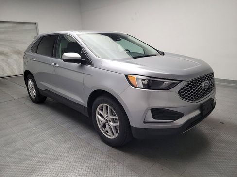 Used 2024 Ford Edge SEL image 13