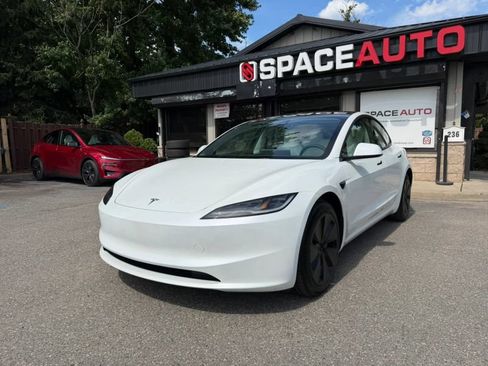 Used 2025 Tesla Model 3 Long Range AWD/4WD image 2