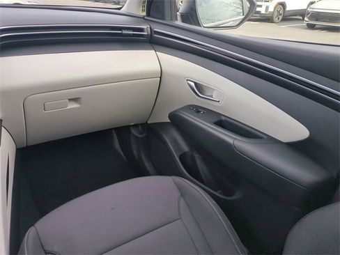 Used 2024 Hyundai Tucson SE image 17