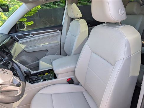 Used 2023 Volkswagen Atlas SE w/ Panoramic Sunroof Package FWD image 30
