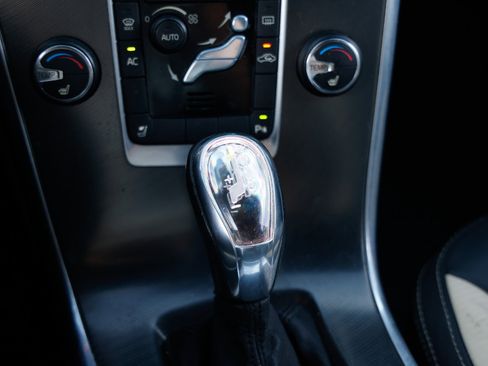 Used 2013 Volvo XC60 T6 image 37