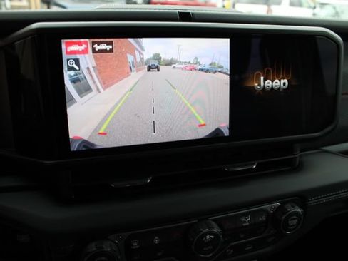 Used 2026 Jeep Gladiator Rubicon AWD/4WD image 25