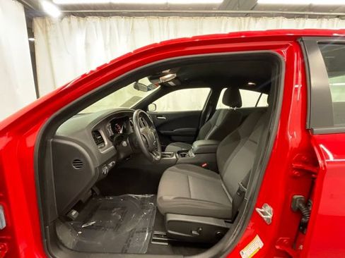 Used 2021 Dodge Charger SXT w/ Blacktop Package RWD image 10