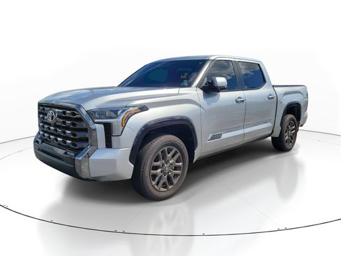 Used 2025 Toyota Tundra Platinum AWD/4WD image 3