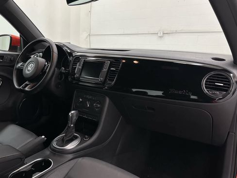 Used 2018 Volkswagen Beetle 2.0T S FWD image 14