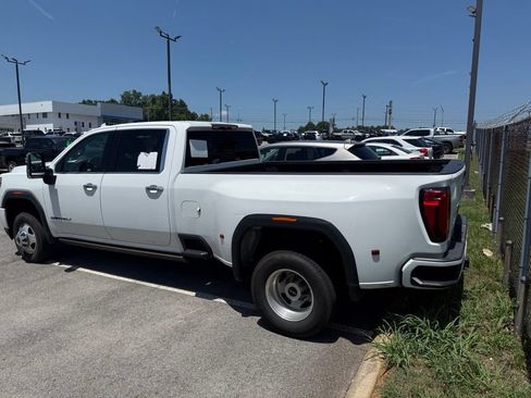 Used 2022 GMC Sierra 3500 Denali AWD/4WD image 3