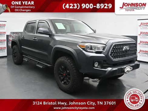 Used 2019 Toyota Tacoma TRD Off-Road AWD/4WD image 1