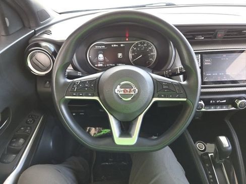 Used 2019 Nissan Kicks SV FWD image 46
