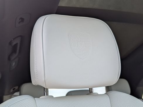 Used 2025 Porsche Macan Turbo AWD/4WD image 18
