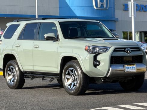 Used 2023 Toyota 4Runner TRD Off-Road AWD/4WD image 7