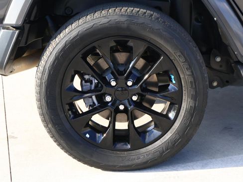 Used 2022 Jeep Wrangler Unlimited Sahara w/ Cold Weather Group image 8