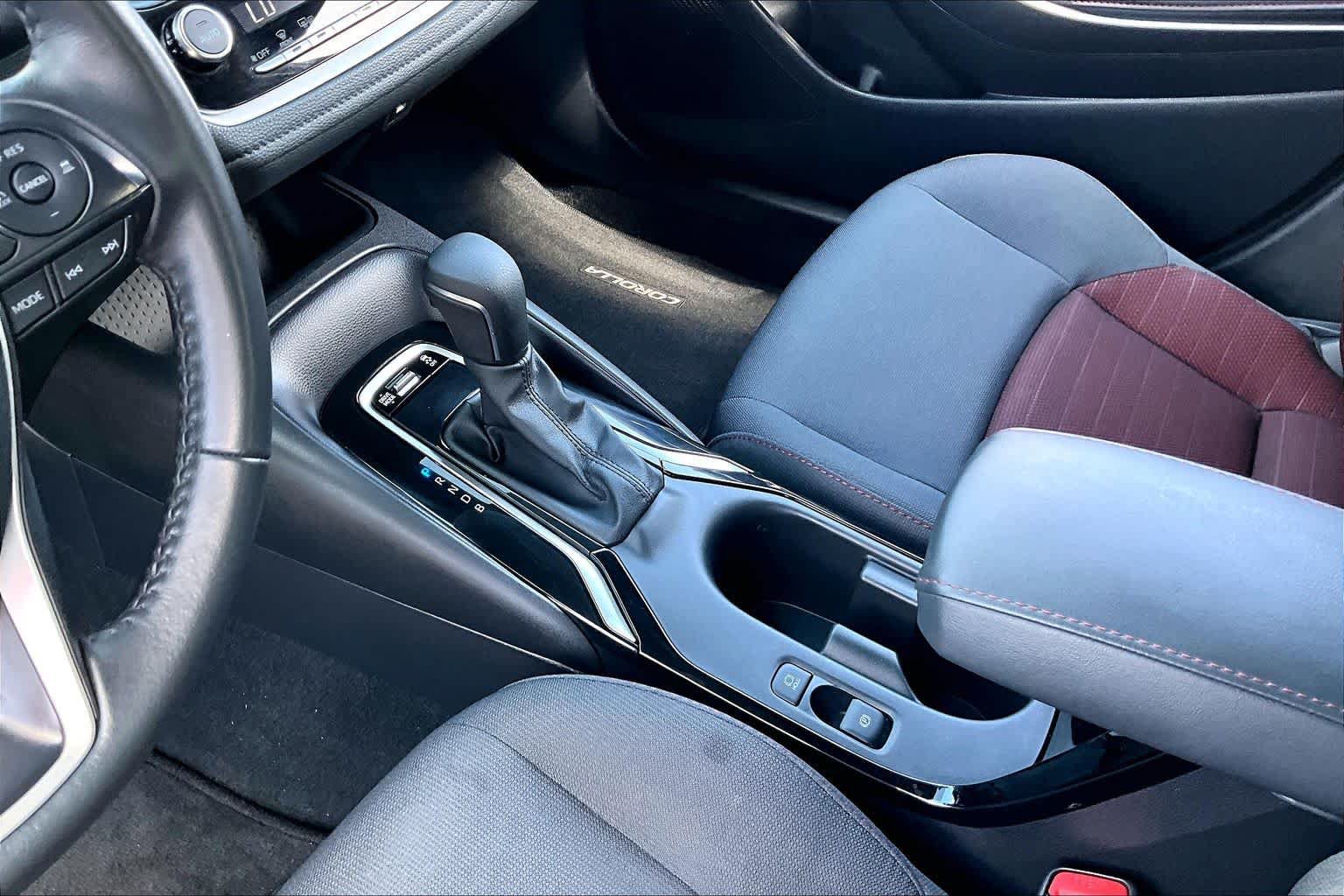 Used 2025 Toyota Corolla SE FWD image 17
