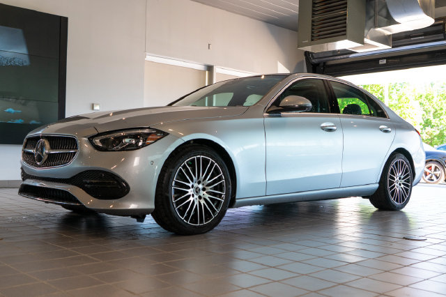 Used 2026 Mercedes-Benz C 300 4MATIC Sedan image 3
