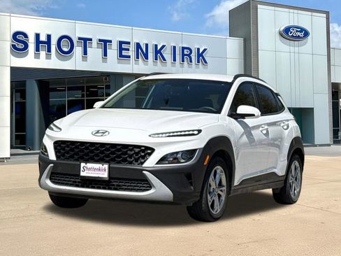 Used 2023 Hyundai Kona SEL image 3