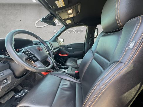 Used 2022 Nissan Titan PRO-4X w/ Pro-4x Convenience Package image 19