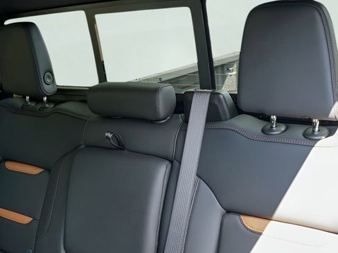 New 2026 GMC Sierra 2500 AT4 w/ AT4 Premium Plus Package AWD/4WD image 19
