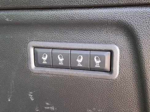 Used 2023 Jeep Wagoneer L Series II image 34