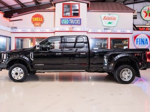 Used 2022 Ford F450 Platinum w/ FX4 Off-Road Package image 6