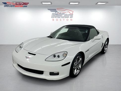 Used 2013 Chevrolet Corvette Grand Sport w/ 3LT Preferred Equipment Group RWD image 1
