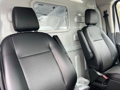 New 2024 Ford E-Transit Low Roof image 8