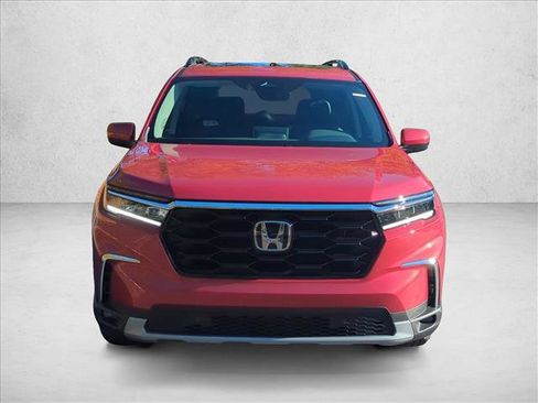 New 2025 Honda Pilot Touring image 2