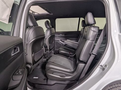 New 2025 Jeep Grand Cherokee L Altitude RWD image 27