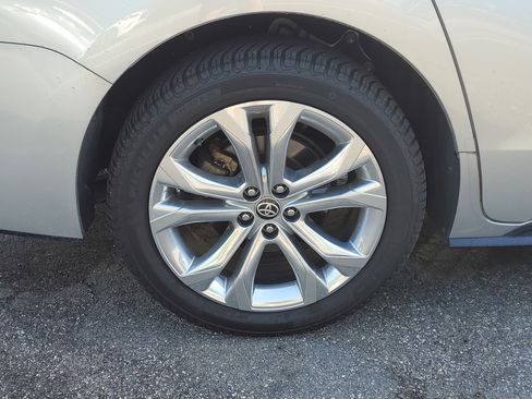 Used 2021 Toyota Sienna Platinum image 6