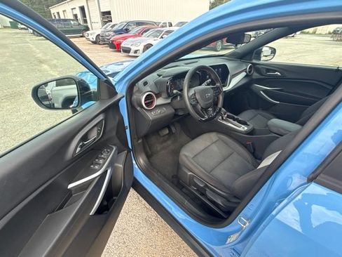 Used 2024 Chevrolet Trax RS FWD image 22