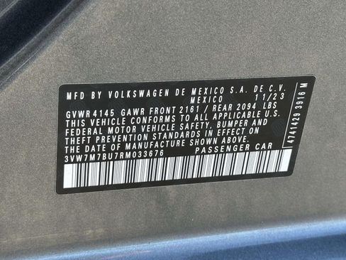 Used 2024 Volkswagen Jetta SE w/ Panoramic Sunroof Package image 10