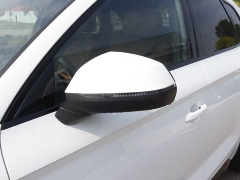 Used 2025 Audi Q5 2.0T Premium w/ Convenience Plus Package image 13