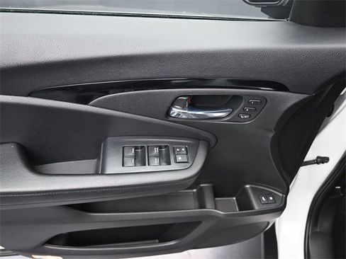 Used 2022 Honda Pilot Touring image 23