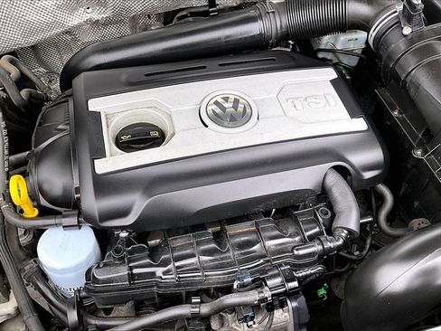 Used 2016 Volkswagen Tiguan SE image 14