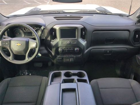 Used 2021 Chevrolet Silverado 2500 Custom w/ Custom Value Package image 16