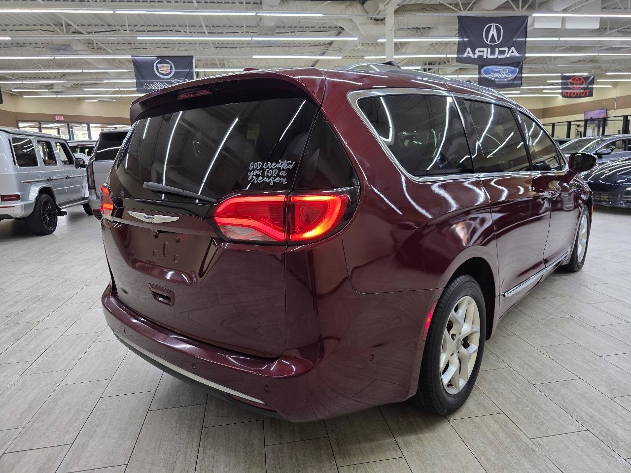 Used 2020 Chrysler Pacifica Limited w/ Advanced Safetytec Group FWD image 6
