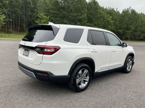 New 2025 Honda Pilot EX-L image 2