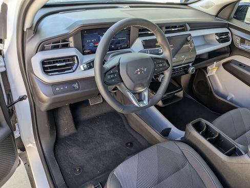 New 2027 Chevrolet Bolt LT w/ Comfort Package image 8