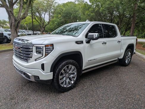 Used 2023 GMC Sierra 1500 Denali w/ Denali Reserve Package AWD/4WD image 8